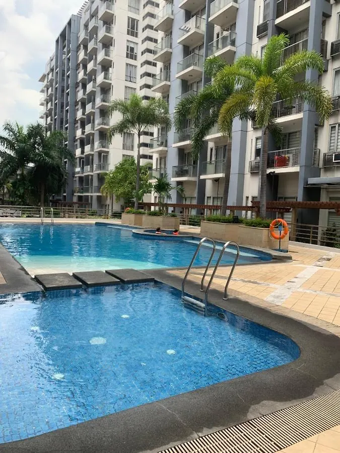 Apartment One Palm Tree Villas Condominium - Studio 9M With Balcony - Across Terminal 3 Airport Manila