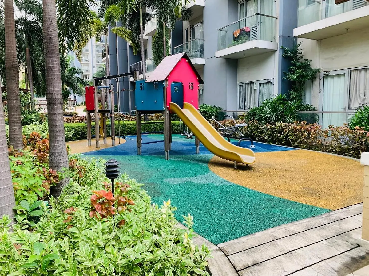 One Palm Tree Villas Condominium - Studio 9M With Balcony - Across Terminal 3 Airport Manila 0*,  Philippines