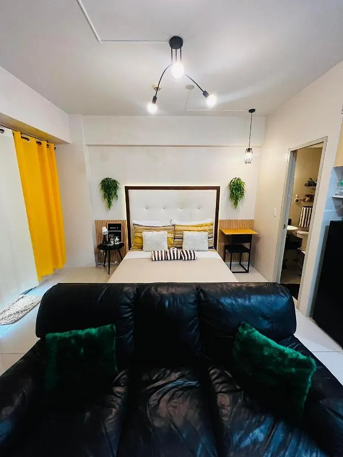 One Palm Tree Villas Condominium - Studio 9M With Balcony - Across Terminal 3 Airport Manila