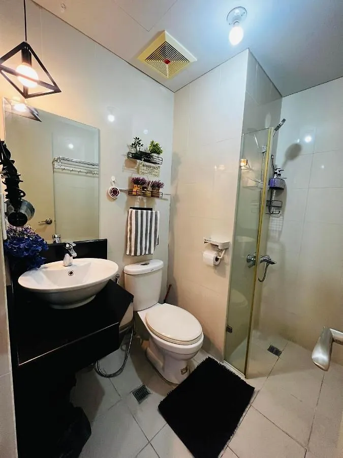 One Palm Tree Villas Condominium - Studio 9M With Balcony - Across Terminal 3 Airport Manila Apartment