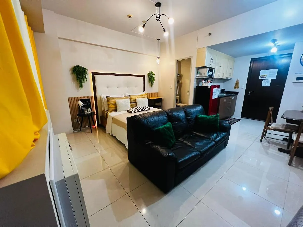 One Palm Tree Villas Condominium - Studio 9M With Balcony - Across Terminal 3 Airport Manila