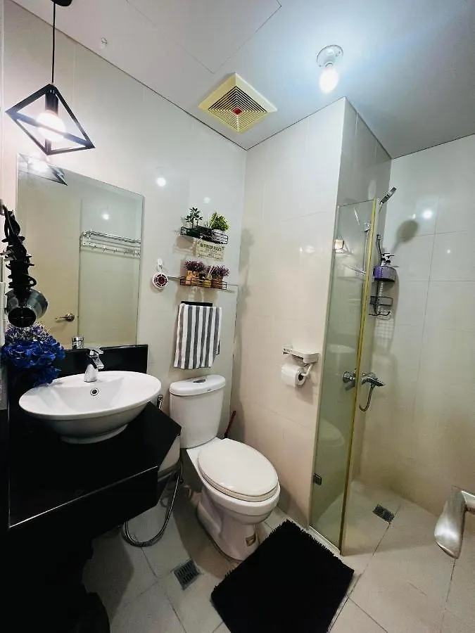 One Palm Tree Villas Condominium - Studio 9M With Balcony - Across Terminal 3 Airport Manila Philippines