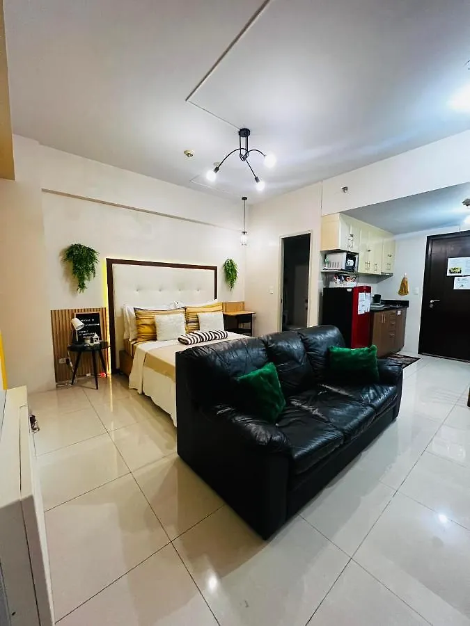 One Palm Tree Villas Condominium - Studio 9M With Balcony - Across Terminal 3 Airport Manila