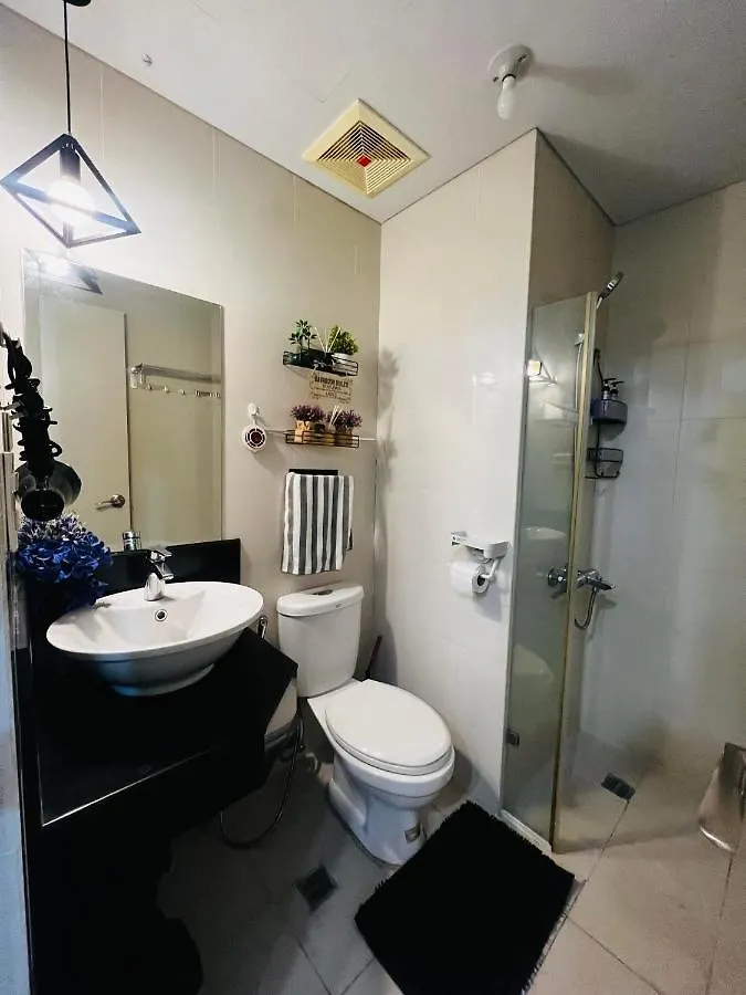 Apartment One Palm Tree Villas Condominium - Studio 9M With Balcony - Across Terminal 3 Airport Manila