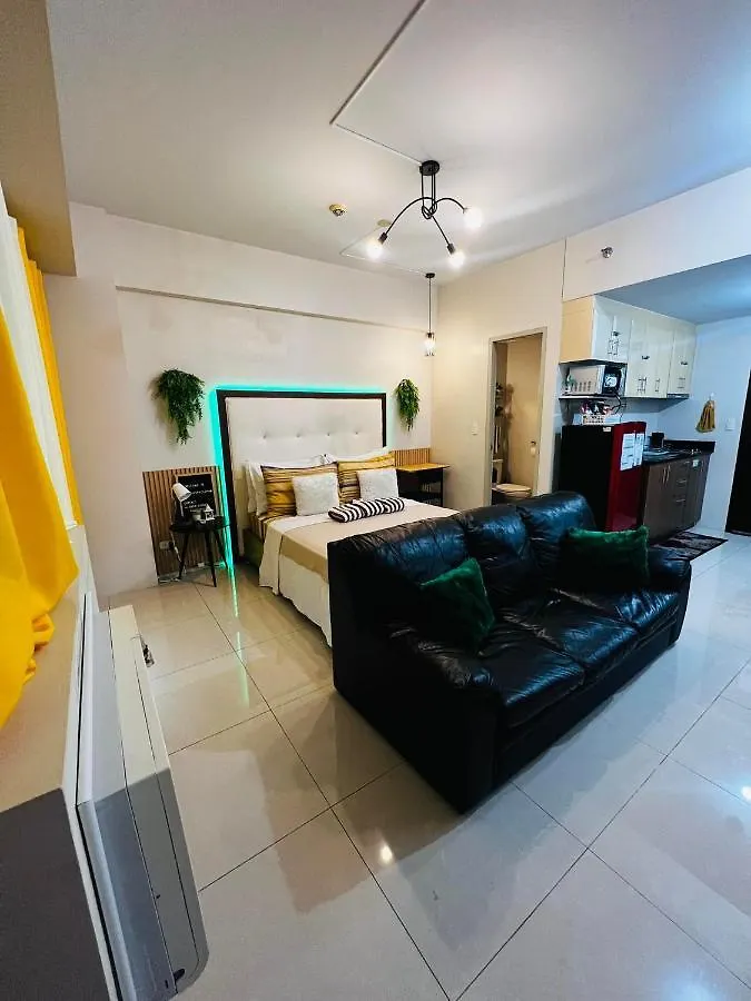 One Palm Tree Villas Condominium - Studio 9M With Balcony - Across Terminal 3 Airport Manila Apartment