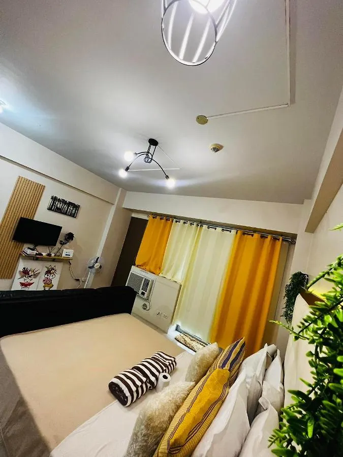 One Palm Tree Villas Condominium - Studio 9M With Balcony - Across Terminal 3 Airport Manila Apartment