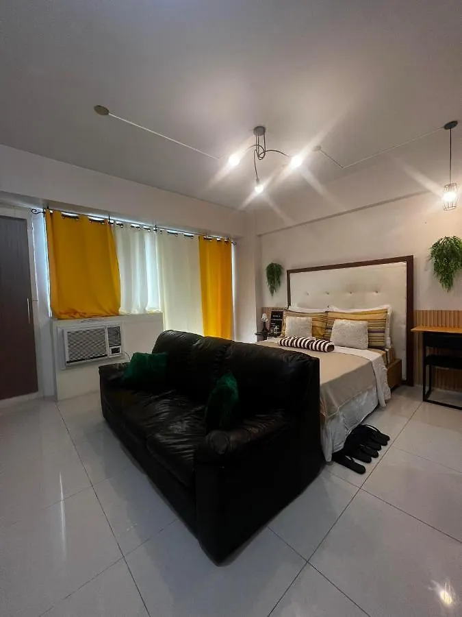 One Palm Tree Villas Condominium - Studio 9M With Balcony - Across Terminal 3 Airport Manila