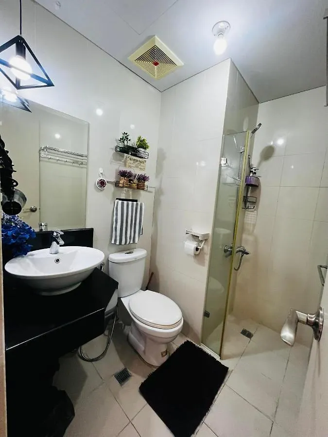 One Palm Tree Villas Condominium - Studio 9M With Balcony - Across Terminal 3 Airport Manila 0*,  Philippines