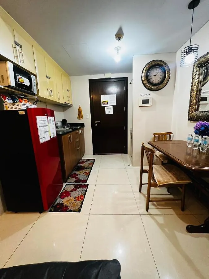 Apartment One Palm Tree Villas Condominium - Studio 9M With Balcony - Across Terminal 3 Airport Manila